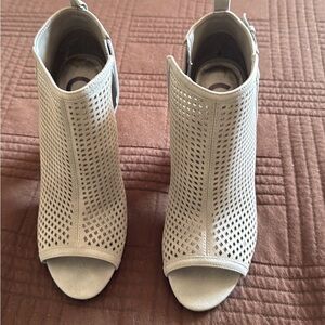 Open toe shoes by Guess